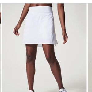 NWT Women’s Spanx Get Moving Skort, 17inch, White, medium